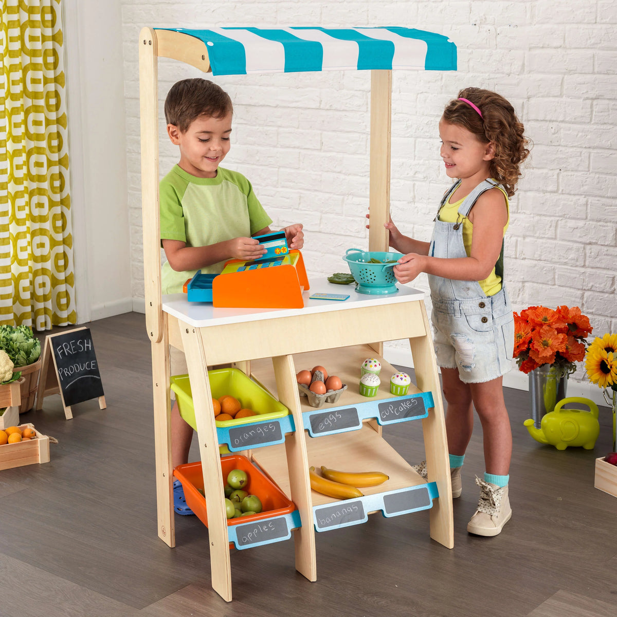 Wooden Grocery Store Market with Storage & Chalkboard U927