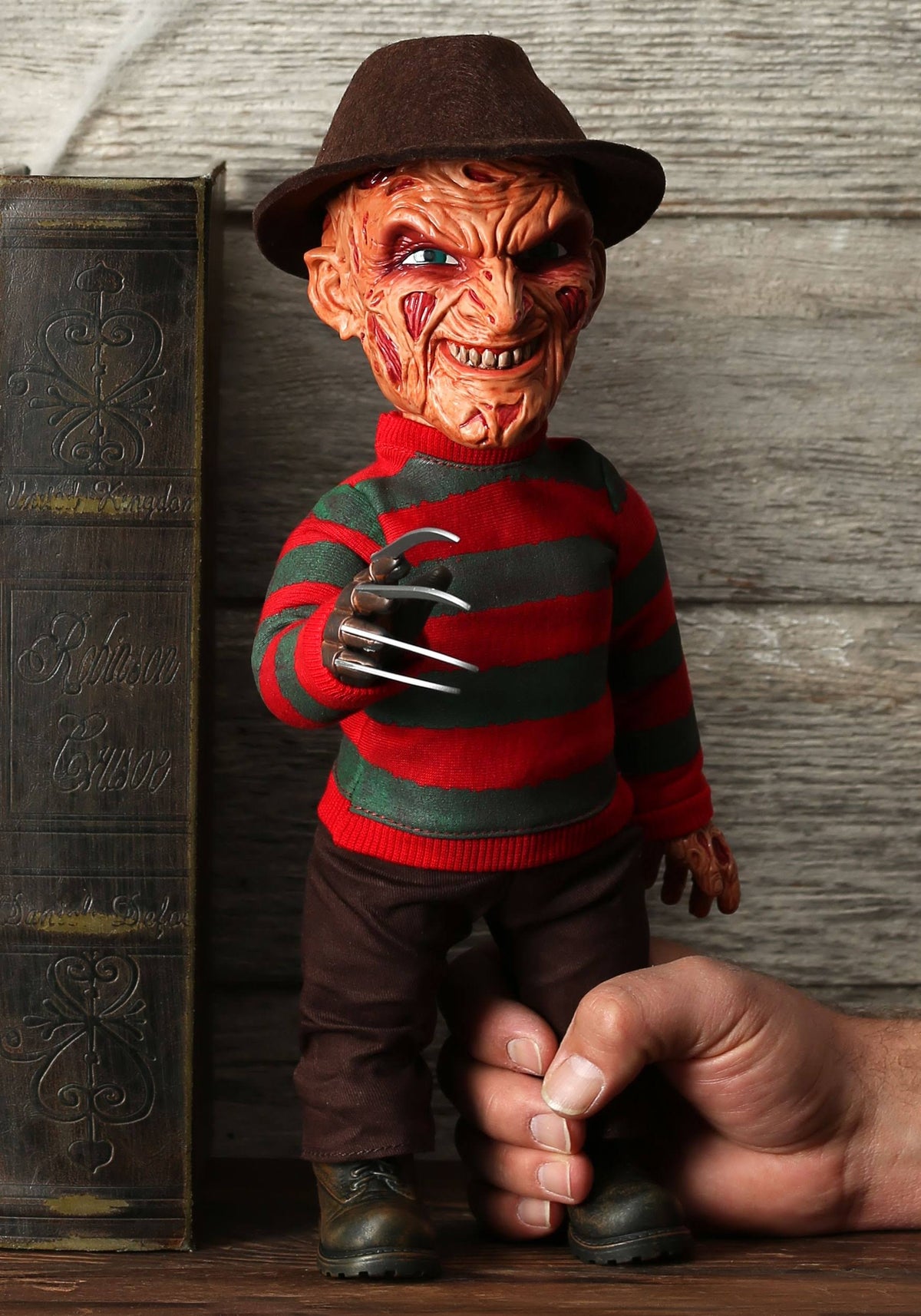 Mega Scale Figure W61293