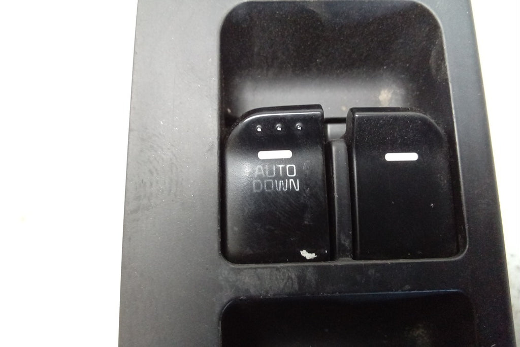 16 Kia Soul Drivers Master Door Lock and Window Switch M501