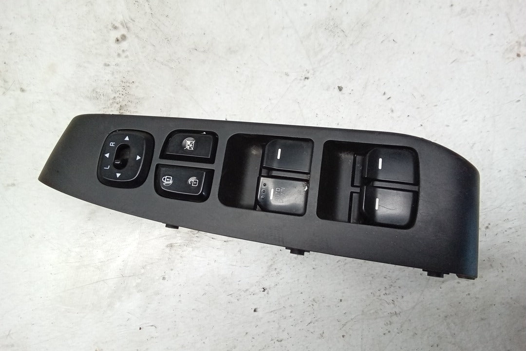 16 Kia Soul Drivers Master Door Lock and Window Switch M501