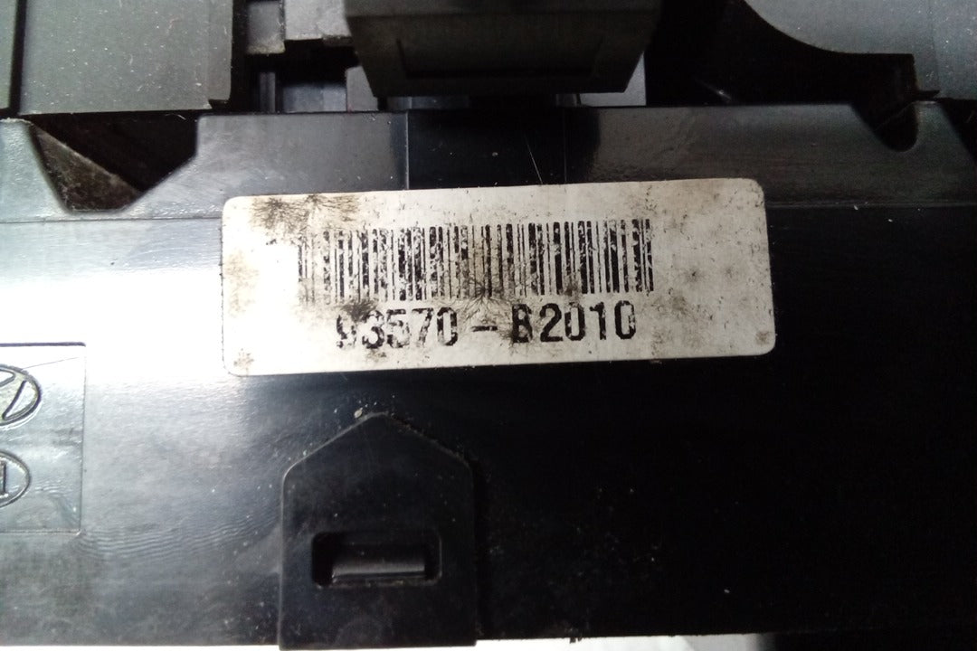 16 Kia Soul Drivers Master Door Lock and Window Switch M501